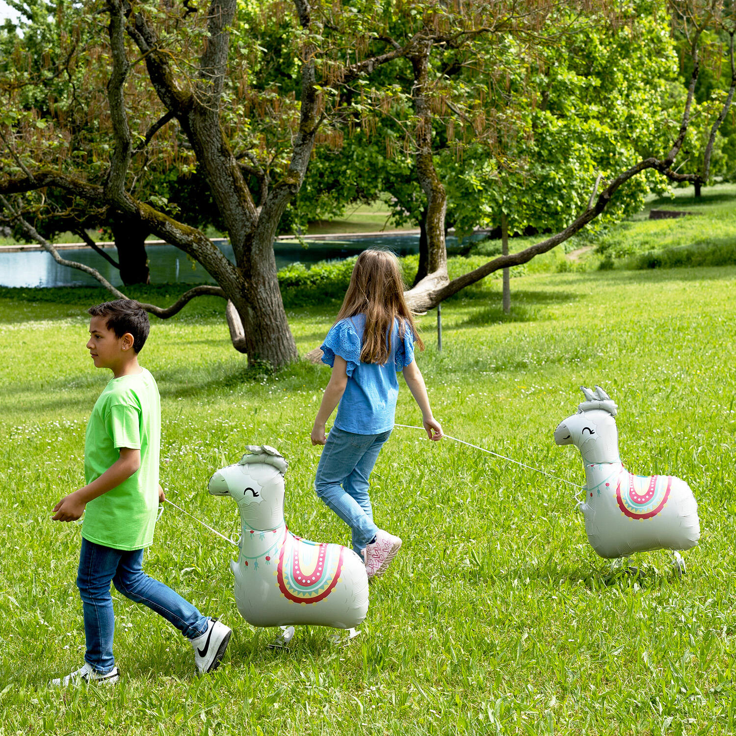 Walking Balloon Lama Foil Balloon W24 Packaged 59 cm x 93 cm