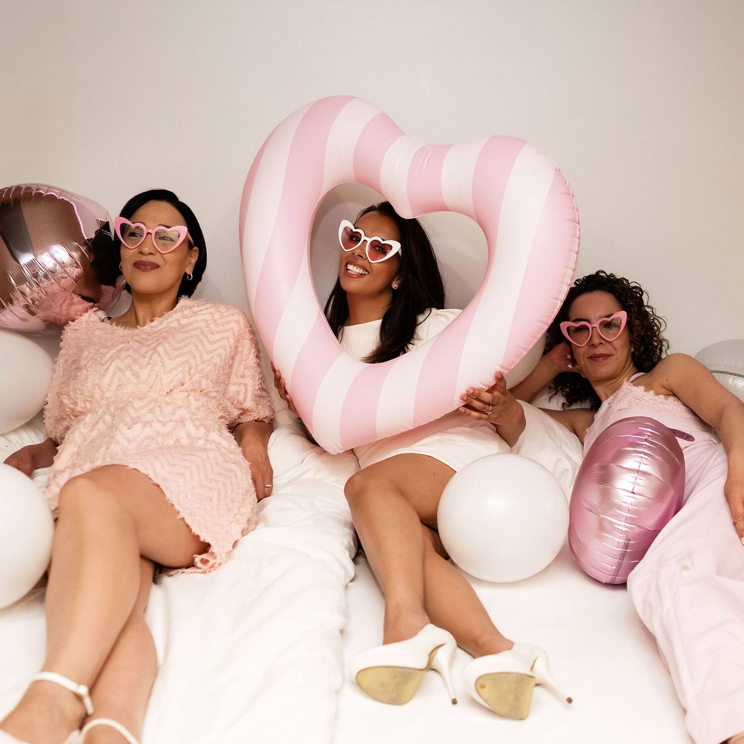 Inflatable picture frame - Heart - She Said Yaasss - Pink/White - 75 cm