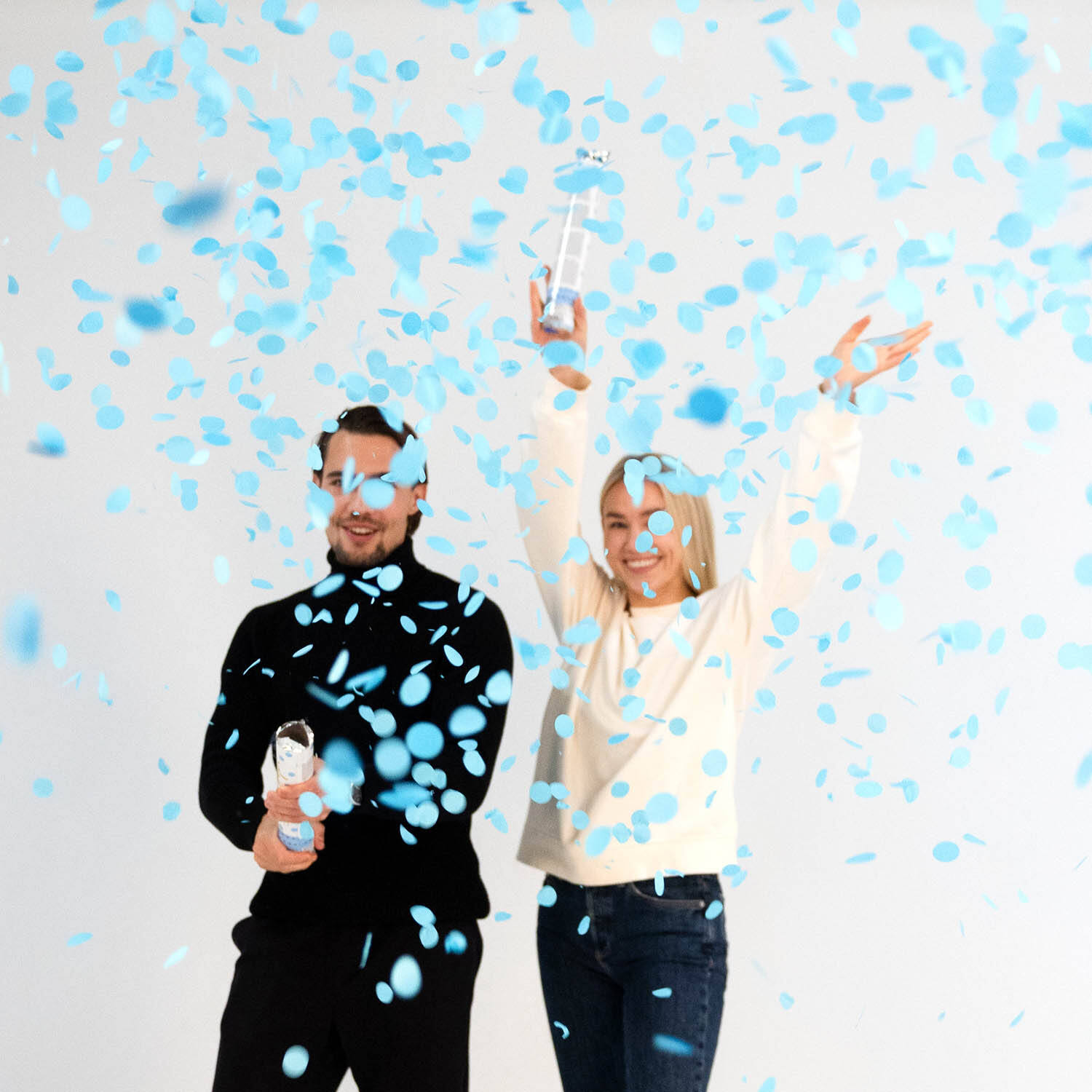 Confetti Cannon Blue Round Paper 28 cm