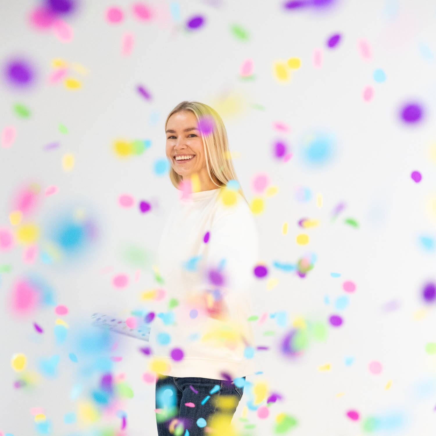 Confetti Cannon Multicolor Round Paper 28 cm