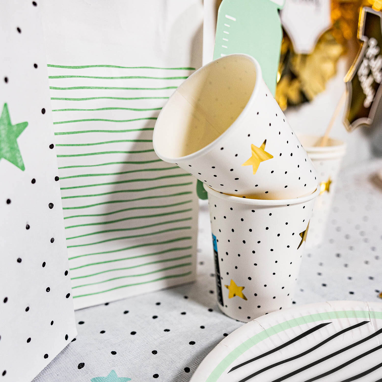 8 Cups Hello Baby Paper 250 ml