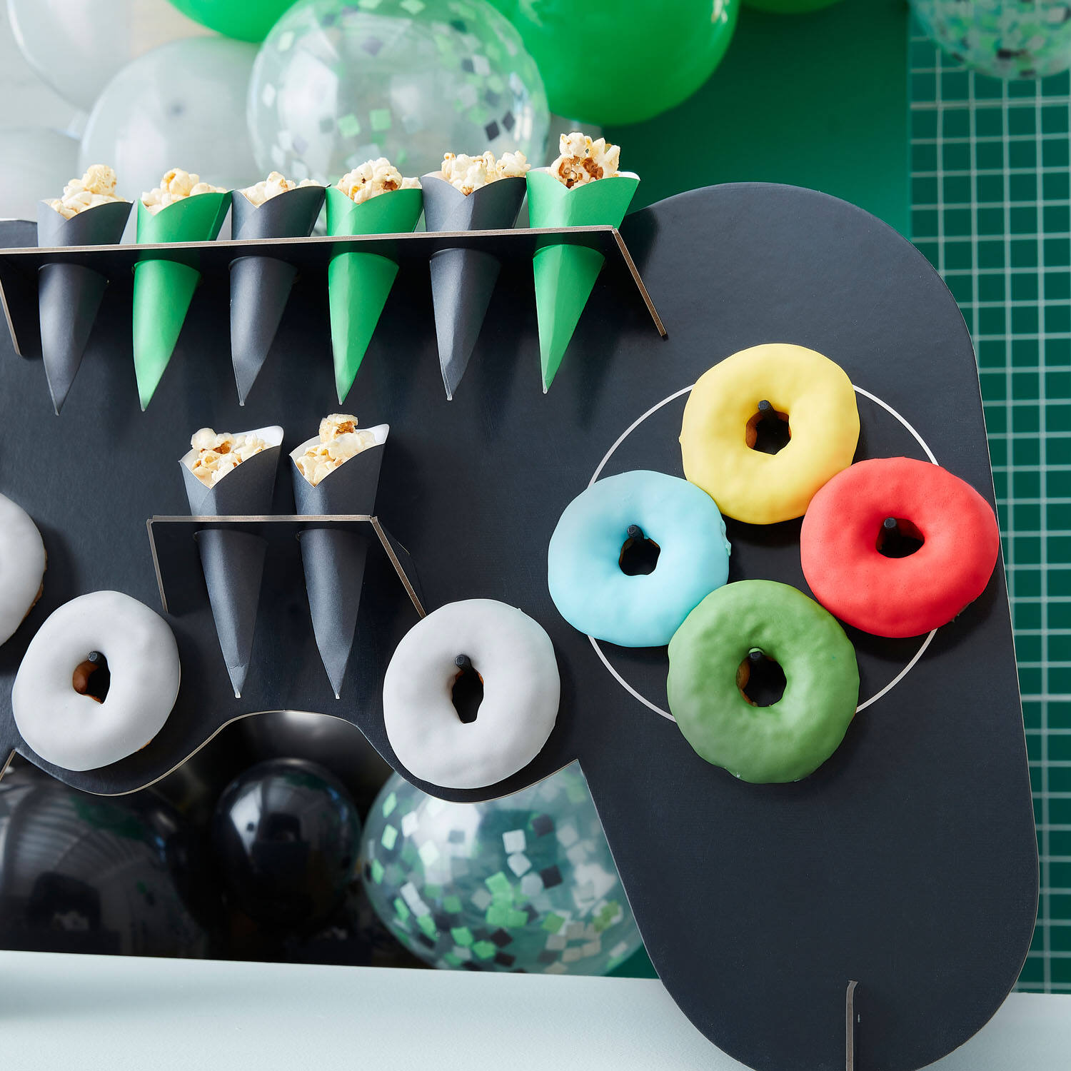 Treat Stand - 3D Controller Shaped with Dowels and Cones - Black